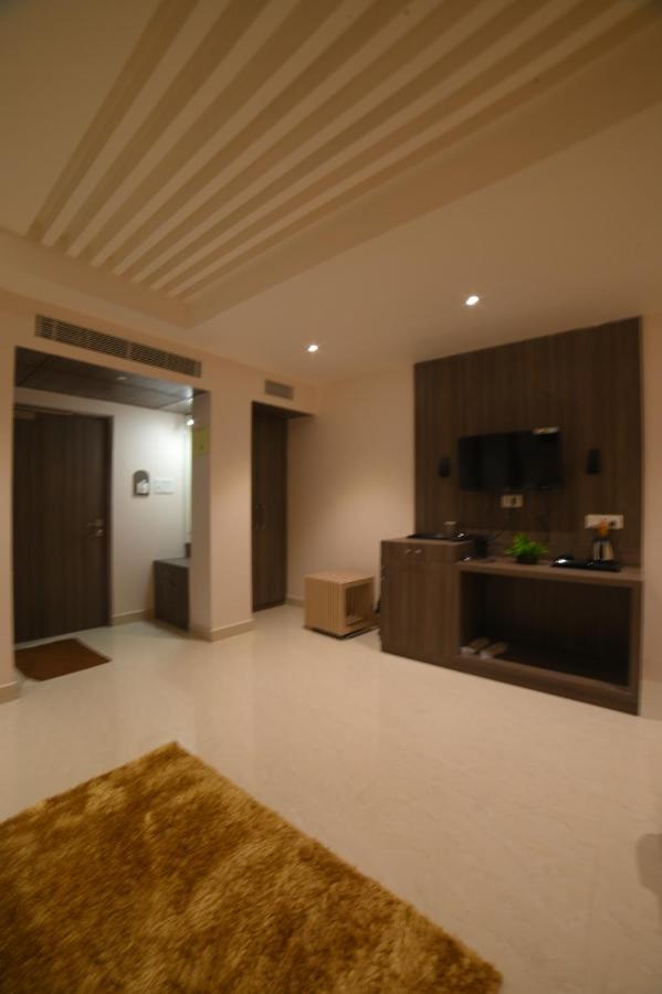 Hotel Bipasha พอร์ตแบลร์ ภายนอก รูปภาพ