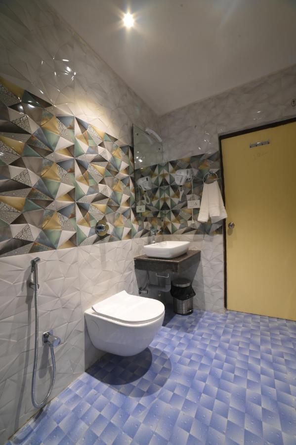 Hotel Bipasha พอร์ตแบลร์ ภายนอก รูปภาพ